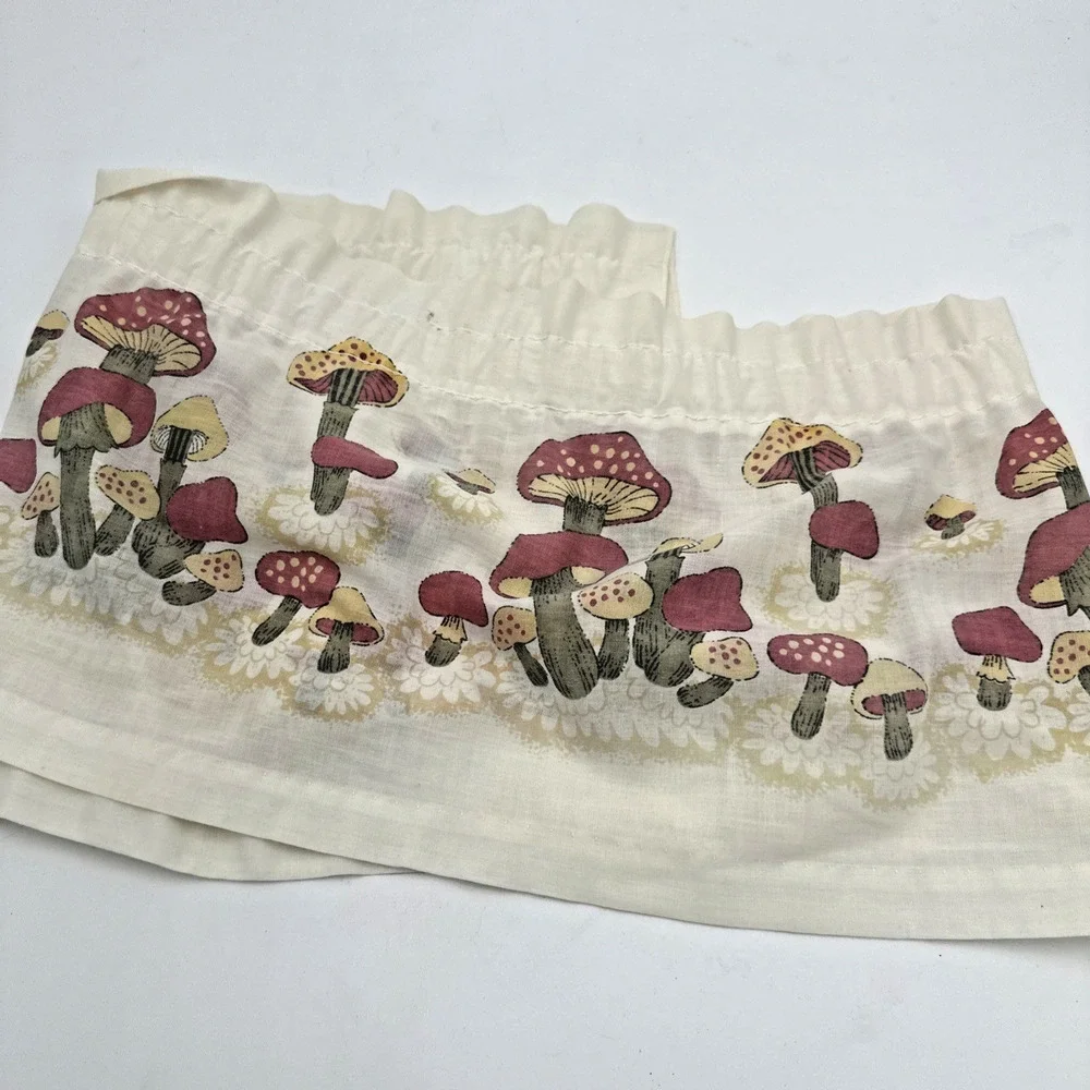 Vintage 70s Mushroom Valance Curtain Cottagecore USA